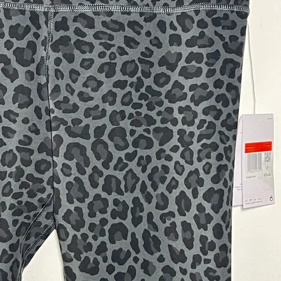 NWT Dry Fit Nike Women’s Training Pants SZ L - Picture 8 of 11